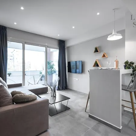 アパート Horizon Apartments, The Luxury テッサロニキ